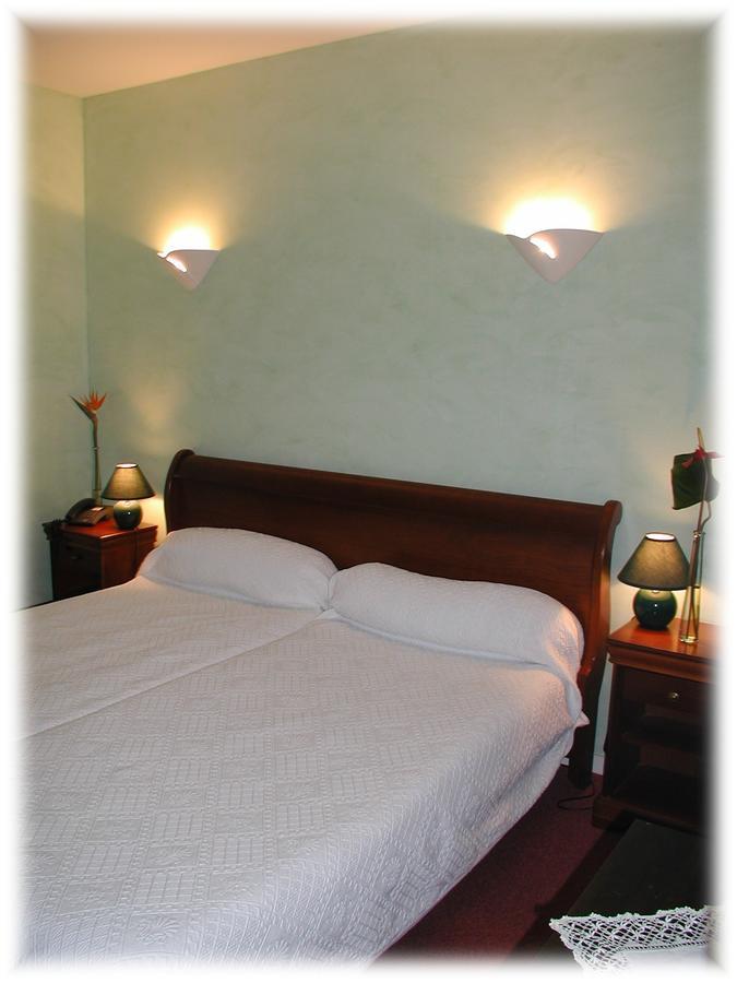 Hotel Auberge De La Nauze Sagelat Bilik gambar