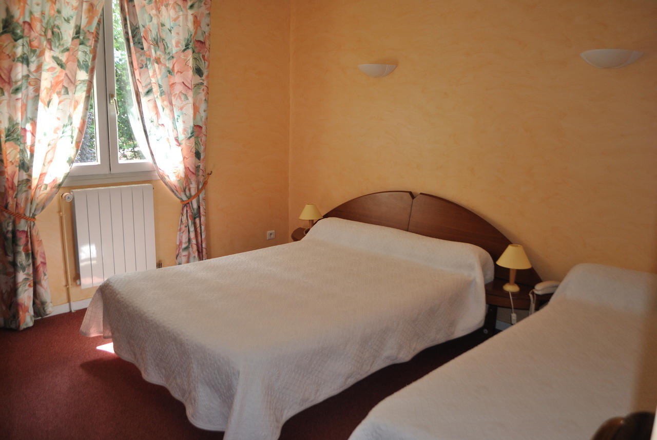 Hotel Auberge De La Nauze Sagelat Bilik gambar